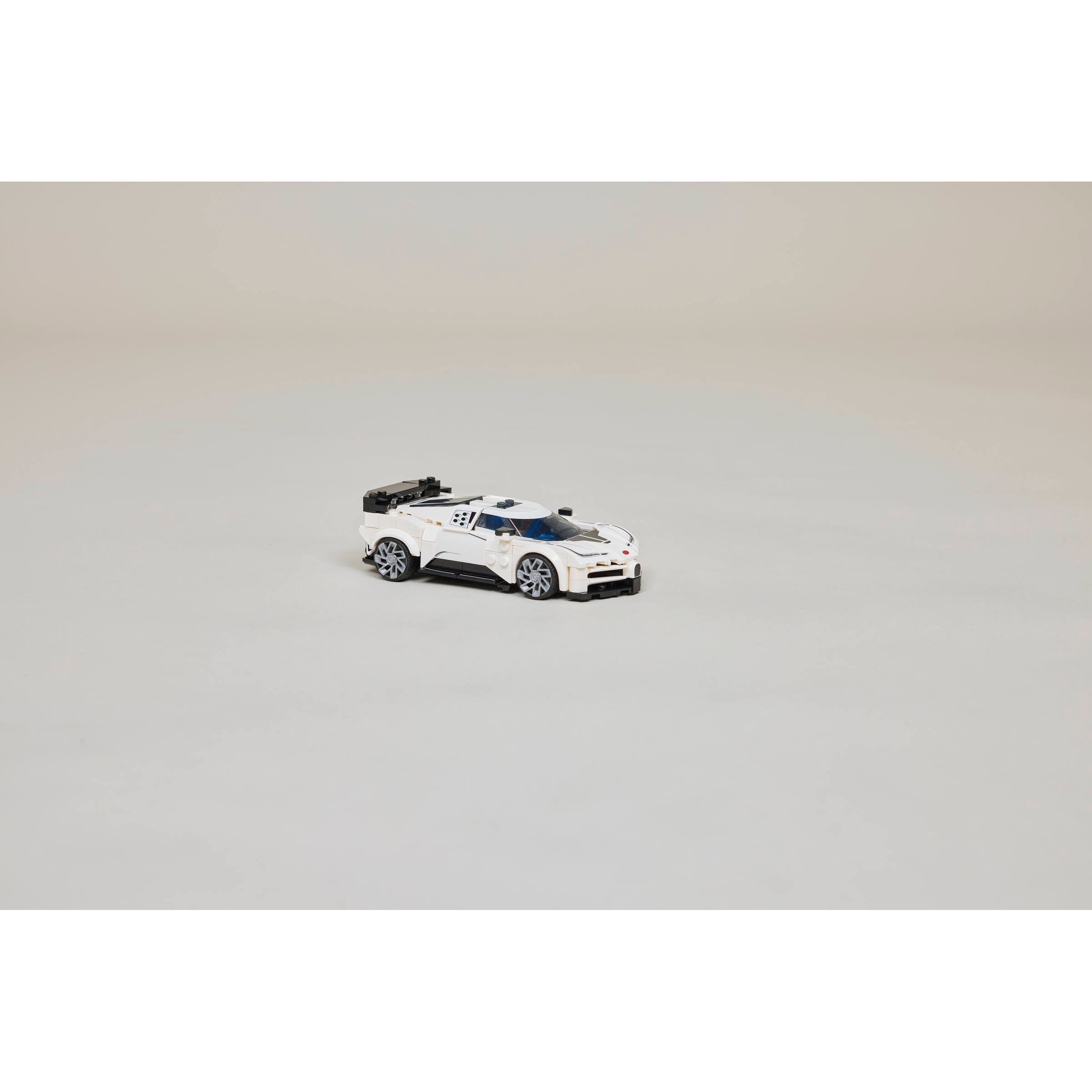 Bugatti Centodieci Hyper Sports Car - Image 8